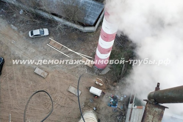 Демонтаж железобетонной дымовой трубы в Пушкино по частям автокраном