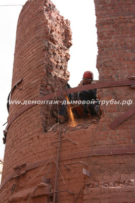 Демонтаж кирпичной дымовой трубы в Истре на ОАО Истра-Нутриция