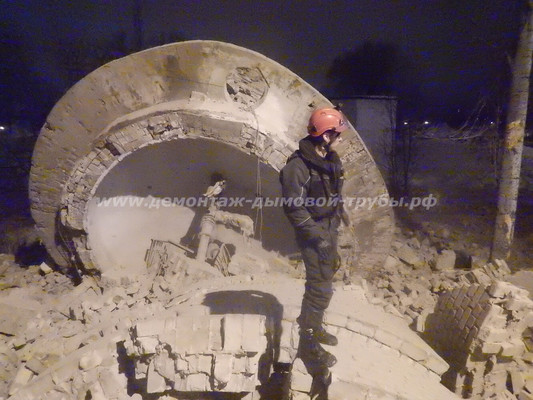 Демонтаж аварийной водонапорной башни в центральной части города Королёва